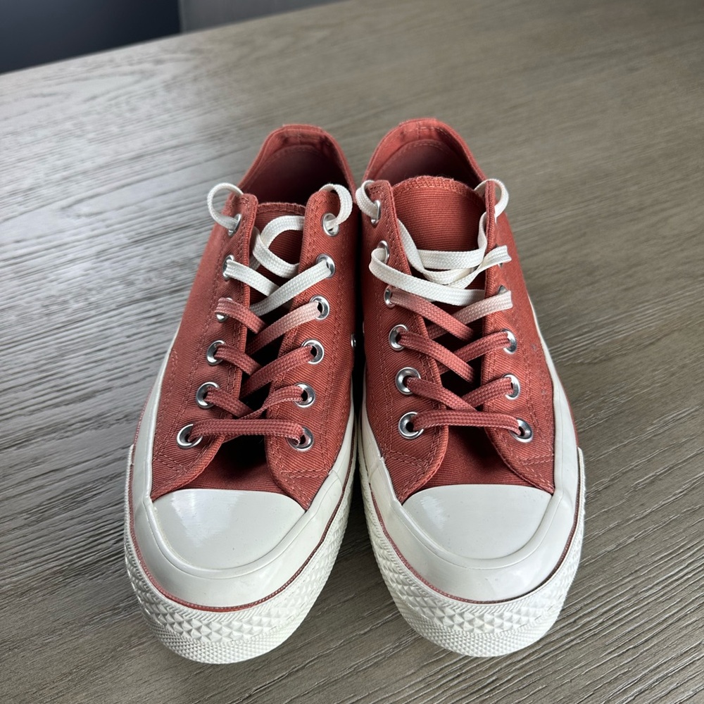 Converse Chuck Taylor OX Low All Star
Terra Cotta & White size 7.5 - Picture 2 of 6